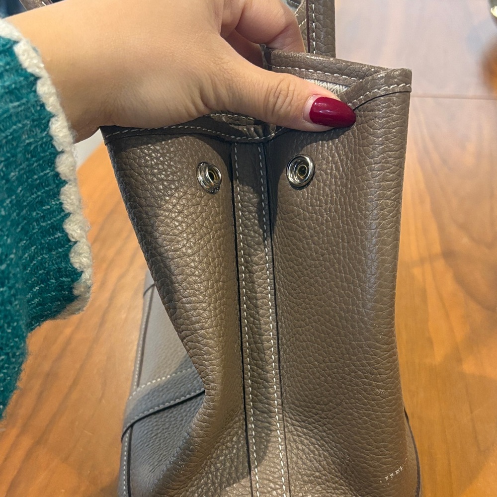 Hermes Elegant Brown Leather Tote Bag - Picture 6 of 9